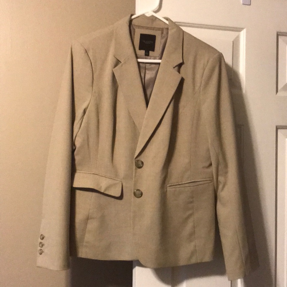 Gently used suit from The Limited size 14